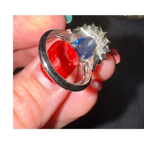 Ring / Avon / Princess Majestic / Blue Sapphire / Faux / Cocktail / Vintage - Picture 6 of 7